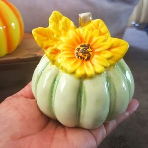 Salt & pepper shakers